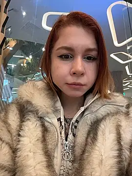 Snapshot of RosieSecret chatting on 11/25/25, 08:03 RosieSecret online show from 11/25/25, 08:03