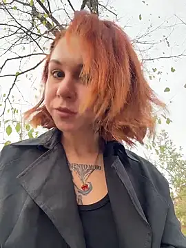 Snapshot of RosieSecret chatting on 10/17/25, 08:06 RosieSecret online show from 10/17/25, 08:06