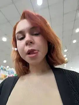 Snapshot of RosieSecret chatting on 10/05/25, 07:10 RosieSecret online show from 10/05/25, 07:10