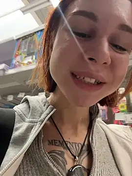 Snapshot of RosieSecret chatting on 10/30/25, 08:23 RosieSecret online show from 10/30/25, 08:23