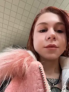 Snapshot of RosieSecret chatting on 12/02/25, 08:05 RosieSecret online show from 12/02/25, 08:05