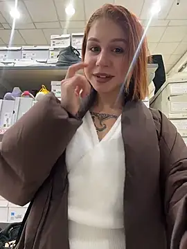 Snapshot of RosieSecret chatting on 12/18/25, 08:08 RosieSecret online show from 12/18/25, 08:08