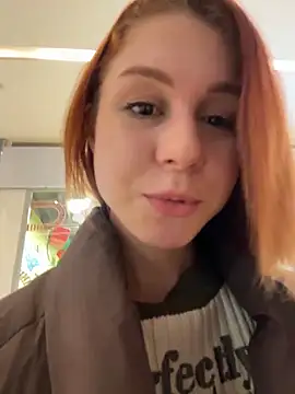 Snapshot of RosieSecret chatting on 12/15/25, 08:09 RosieSecret online show from 12/15/25, 08:09