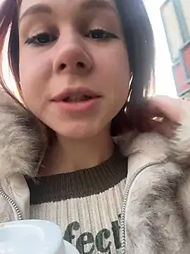 Snapshot of RosieSecret chatting on 12/04/25, 08:13 RosieSecret online show from 12/04/25, 08:13