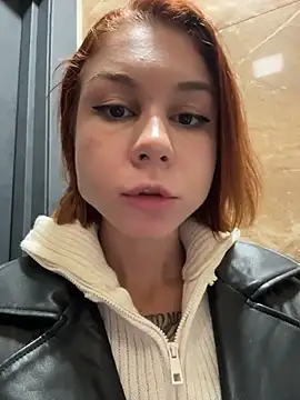 Snapshot of RosieSecret chatting on 11/01/25, 08:08 RosieSecret online show from 11/01/25, 08:08