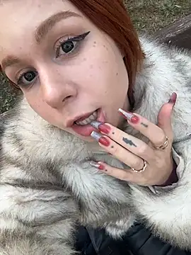 Snapshot of RosieSecret chatting on 11/17/25, 08:07 RosieSecret online show from 11/17/25, 08:07