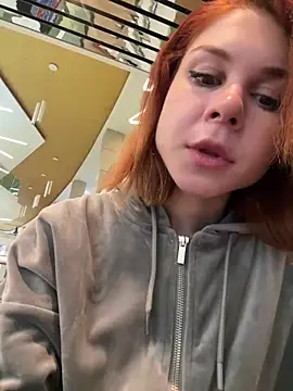 Snapshot of RosieSecret chatting on 10/09/25, 08:04 RosieSecret online show from 10/09/25, 08:04