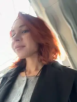 Snapshot of RosieSecret chatting on 10/19/25, 08:06 RosieSecret online show from 10/19/25, 08:06