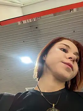 Snapshot of RosieSecret chatting on 10/27/25, 08:04 RosieSecret online show from 10/27/25, 08:04