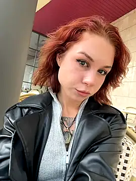 Snapshot of RosieSecret chatting on 09/17/25, 05:20 RosieSecret online show from 09/17/25, 05:20