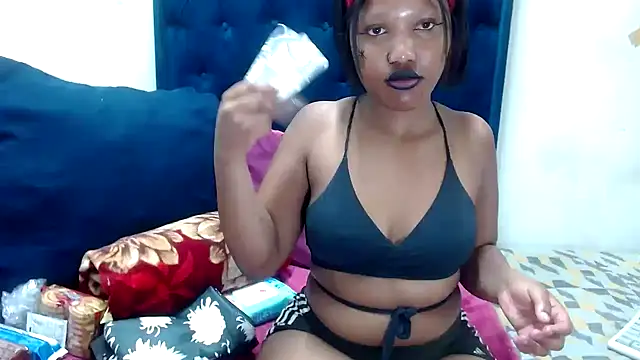 BUNNYCHOWX28 online show from 10/01/25, 07:51