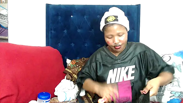 BUNNYCHOWX28 online show from 02/01/26, 07:45