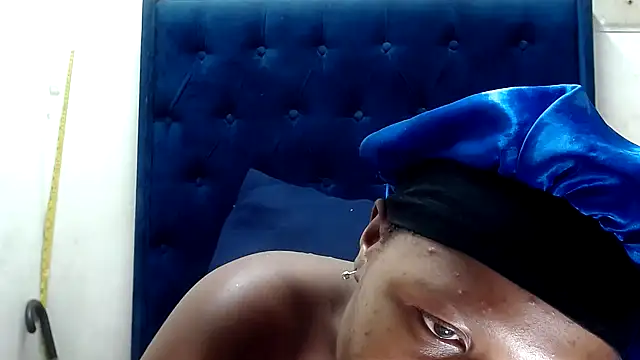 BUNNYCHOWX28 online show from 10/17/25, 01:53