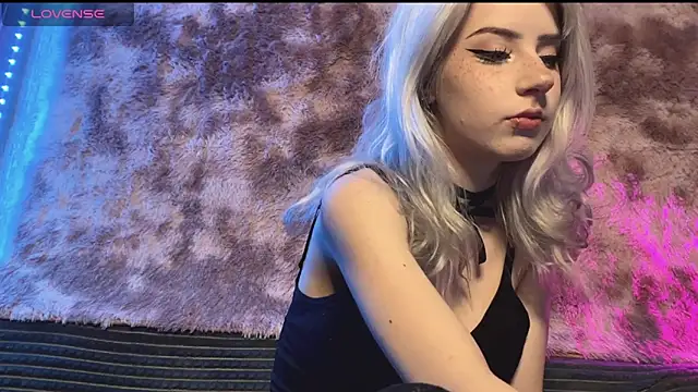 snowy lisa online show from 04/10/26, 04:47