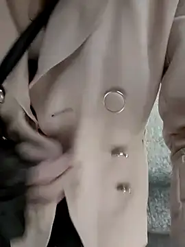 pink-mai online show from 11/11/25, 10:58