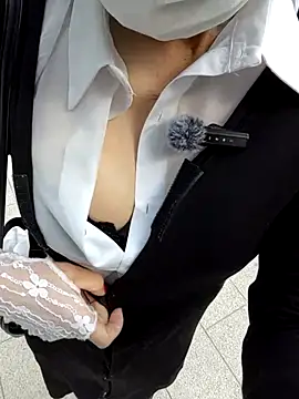 pink-mai online show from 03/01/26, 12:32