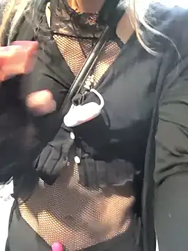 pink-mai online show from 11/18/25, 06:39