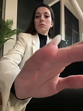 EllyLynn online show from 02/02/26, 07:46