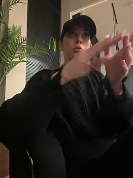 EllyLynn online show from 01/31/26, 07:56