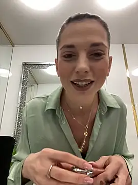 EllyLynn online show from 04/04/26, 05:19