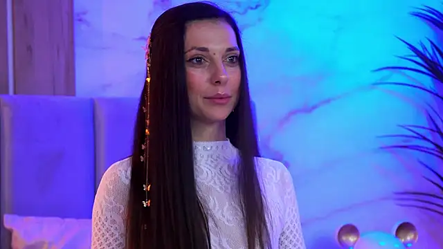 EllyLynn online show from 12/04/25, 09:25