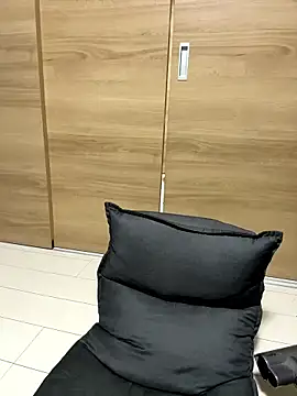 jiji9253 online show from 10/02/25, 11:02