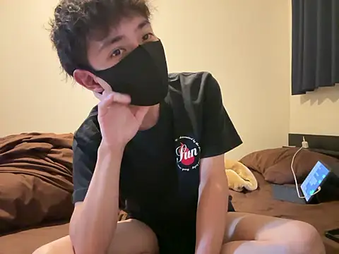 jiji9253 online show from 10/28/25, 12:26