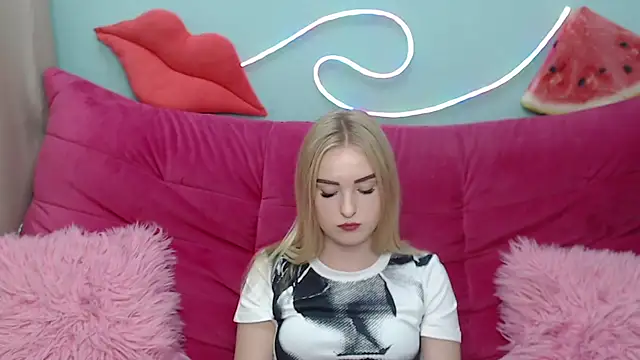 SofySofty online show from 11/18/25, 05:55