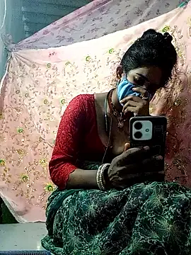 Snapshot of Kiran12xxx chatting on 10/16/25, 04:26 Kiran12xxx online show from 10/16/25, 04:26