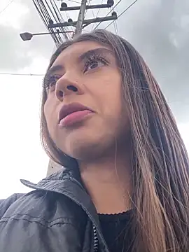 Sara-cooper2 online show from 10/27/25, 03:57