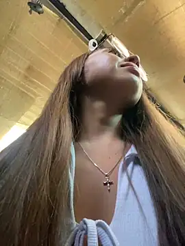 Sara-cooper2 online show from 10/03/25, 09:27