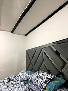 Sara-cooper2 online show from 11/29/25, 07:19