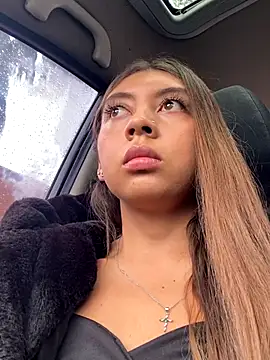 Sara-cooper2 online show from 11/06/25, 02:10