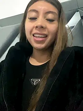 Sara-cooper2 online show from 12/13/25, 08:04