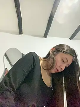 Sara-cooper2 online show from 05/06/26, 12:31