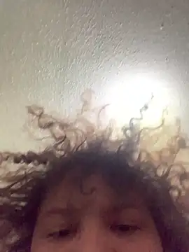 Snapshot of gucky25 chatting on 11/13/25, 09:13 gucky25 online show from 11/13/25, 09:13