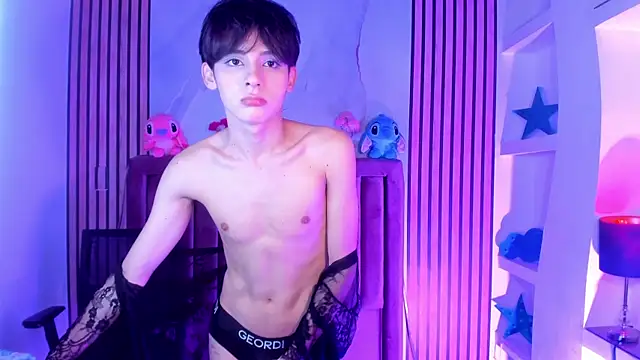 MathiasGreen  online show from 12/05/25, 03:05