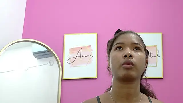 Snapshot of shyblacksweetiee chatting on 03/24/26, 03:28 shyblacksweetiee online show from 03/24/26, 03:28