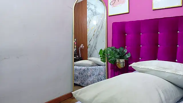 Snapshot of shyblacksweetiee chatting on 03/28/26, 02:56 shyblacksweetiee online show from 03/28/26, 02:56