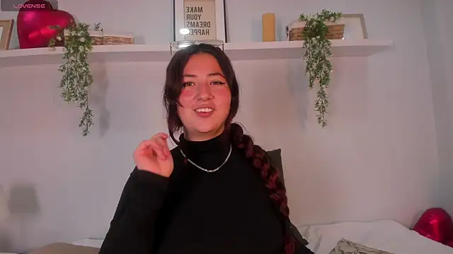 Nicolle Evanss  online show from 04/14/26, 05:01