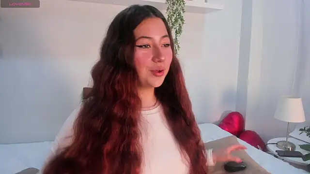 Nicolle Evanss  online show from 04/21/26, 03:46