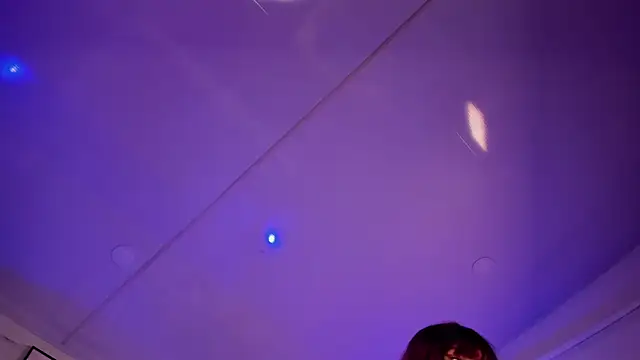 Nicolle Evanss  online show from 10/31/25, 05:15