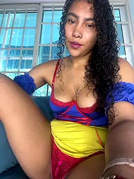 Snapshot of SophieD chatting on 12/03/25, 12:37 SophieD online show from 12/03/25, 12:37