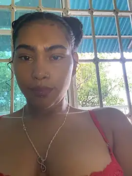 Snapshot of SophieD chatting on 10/11/25, 01:01 SophieD online show from 10/11/25, 01:01