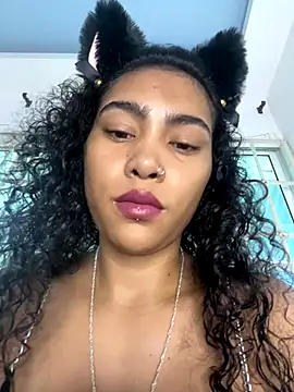 Snapshot of SophieD chatting on 10/06/25, 02:29 SophieD online show from 10/06/25, 02:29