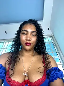 Snapshot of SophieD chatting on 11/01/25, 02:00 SophieD online show from 11/01/25, 02:00