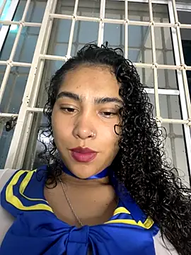 Snapshot of SophieD chatting on 11/17/25, 01:09 SophieD online show from 11/17/25, 01:09