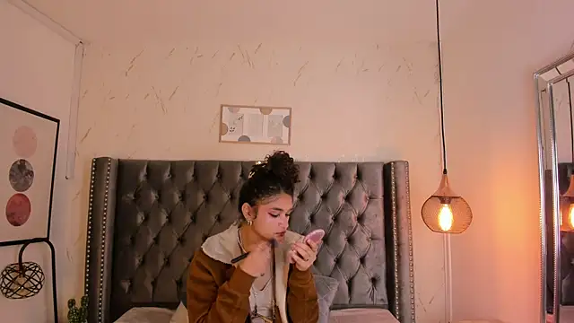 Puffy Hearts online show from 09/25/25, 03:40