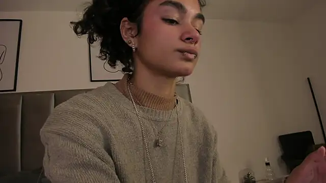 Puffy Hearts online show from 09/26/25, 06:04