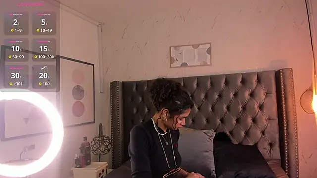 Puffy Hearts online show from 10/16/25, 04:04